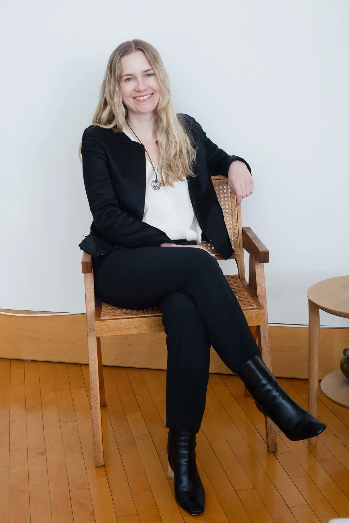 Woman_Natural_Headshot_Portrait_NYC_0H5A1934 copy.jpg
