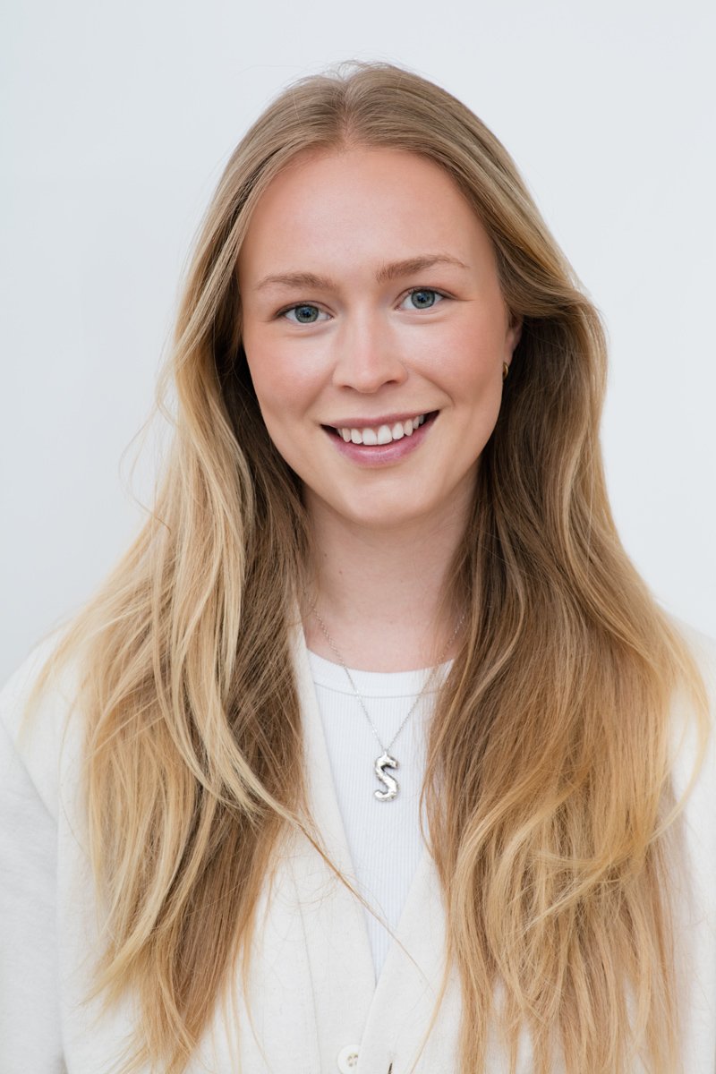 Woman_Corporate_Headshot_Portrait_NYC_0H5A7762.jpg