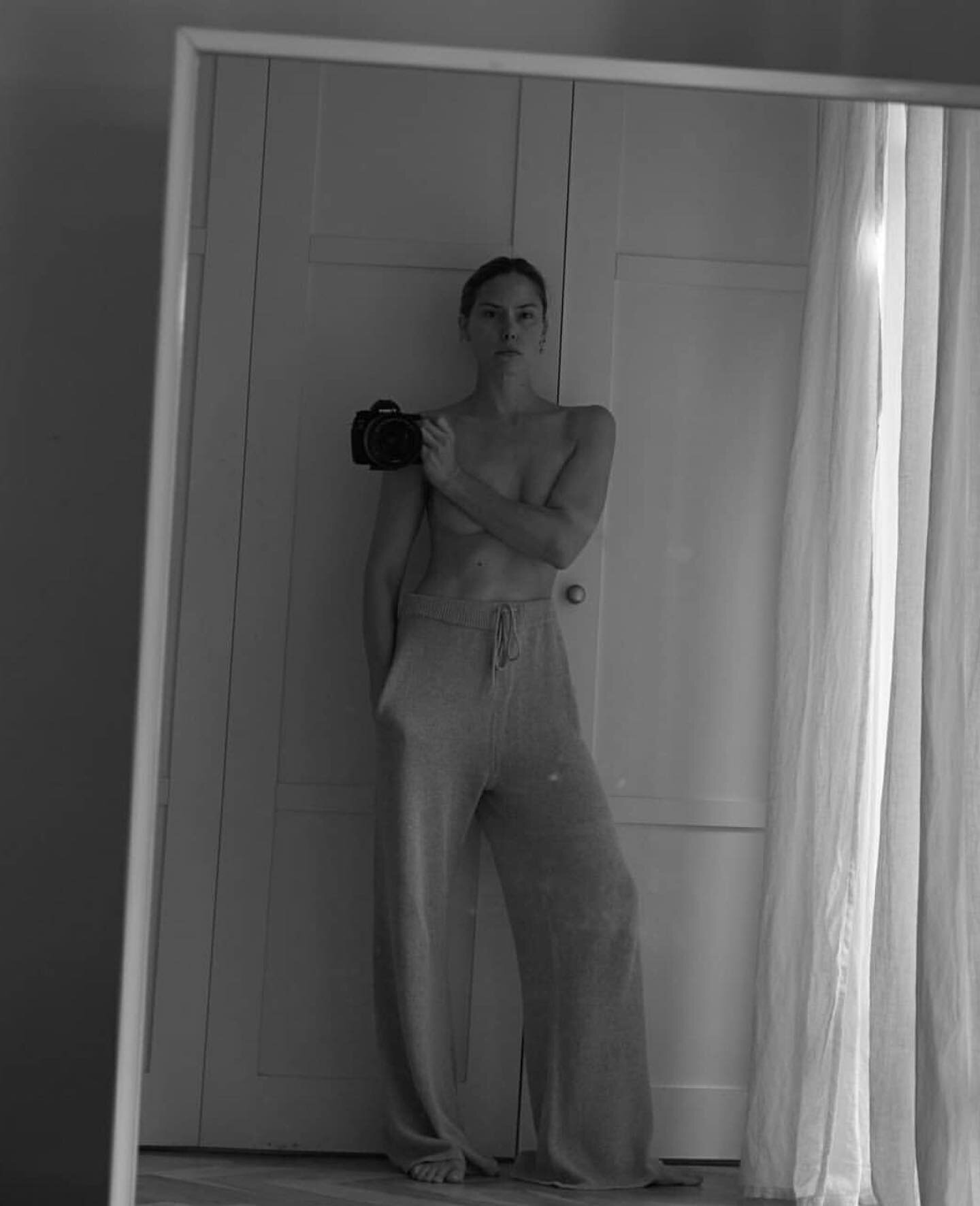 Self Portrait Series for @joslin_studio 

Friend of the brand @ivanamartynzyznikow wears the Elizabeth Cotton Knit Palazzo Pant from Eclipse 21.