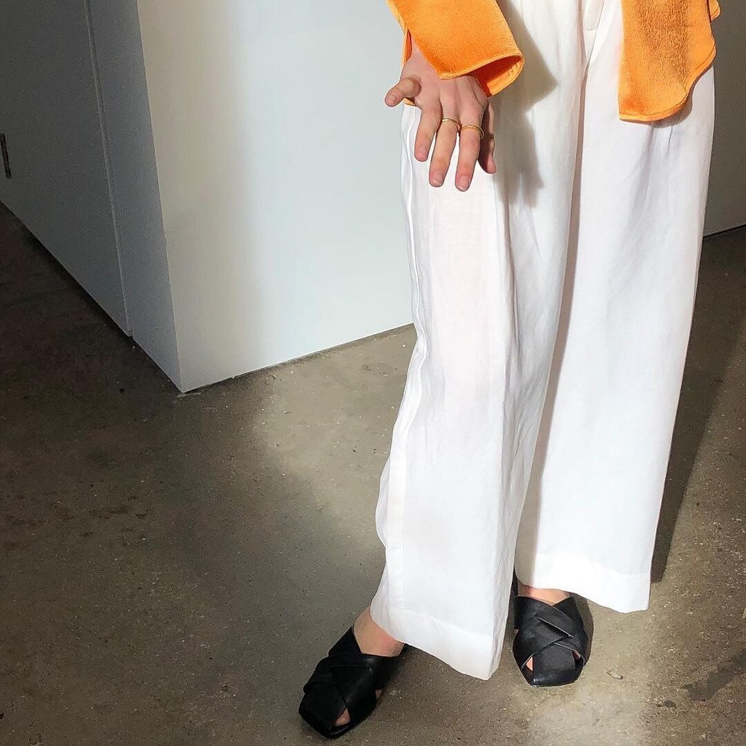 In-store dress up&rsquo;s at @fatherrabbitselect featuring the @maraandmine Cecilia Mule.

We also spy some @annaquanlabel apricot and @releasedfromlovejewellery gold 🍊✨