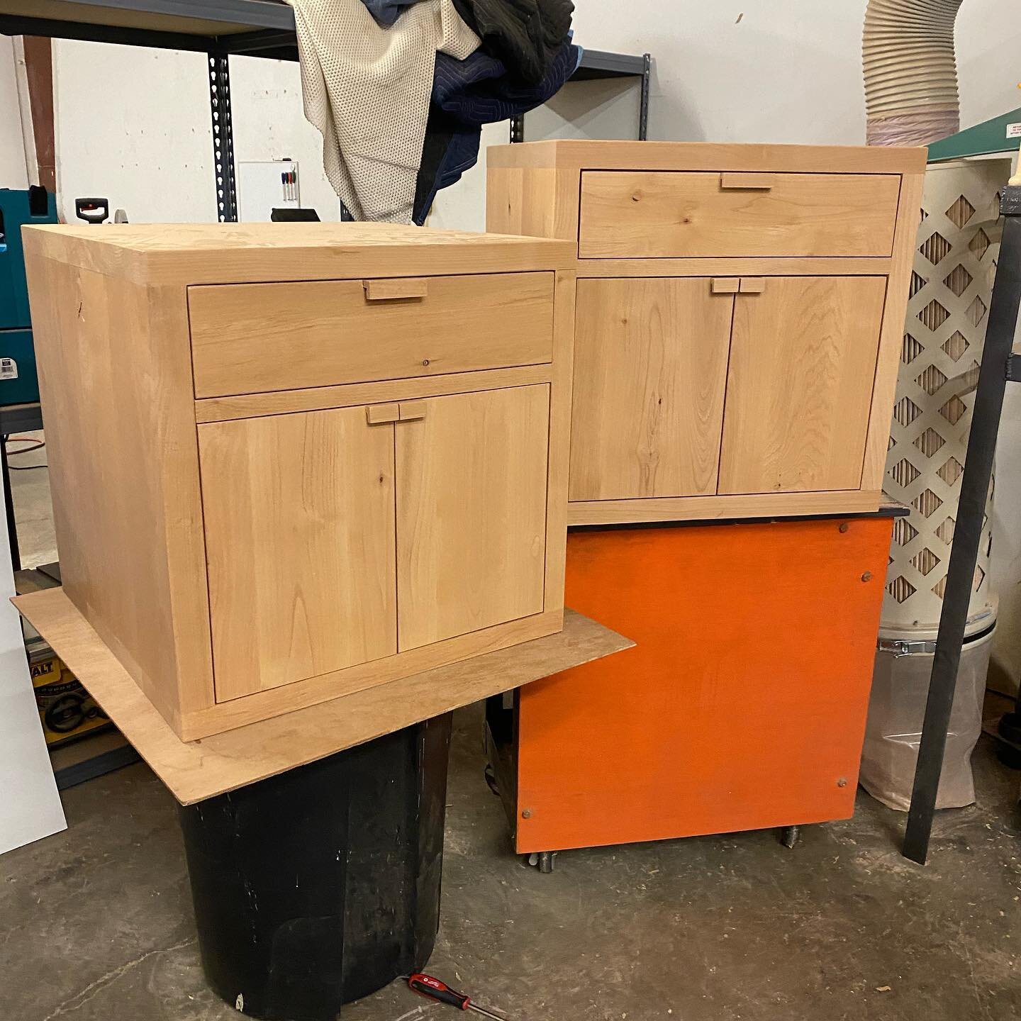 Bedroom set from clear alder w/ natural pulls to deliver a simple and clean look. This dresser is massive. Maneuvering this around corners and up the stairs was harder than actually making it 😂
.
.
.
#handmade #custom #furniture #furnituredesign #de