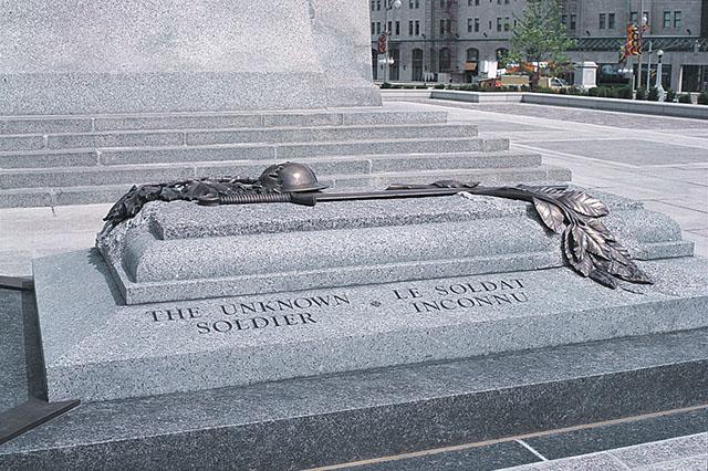 unknownSoldierTomb_large.jpg