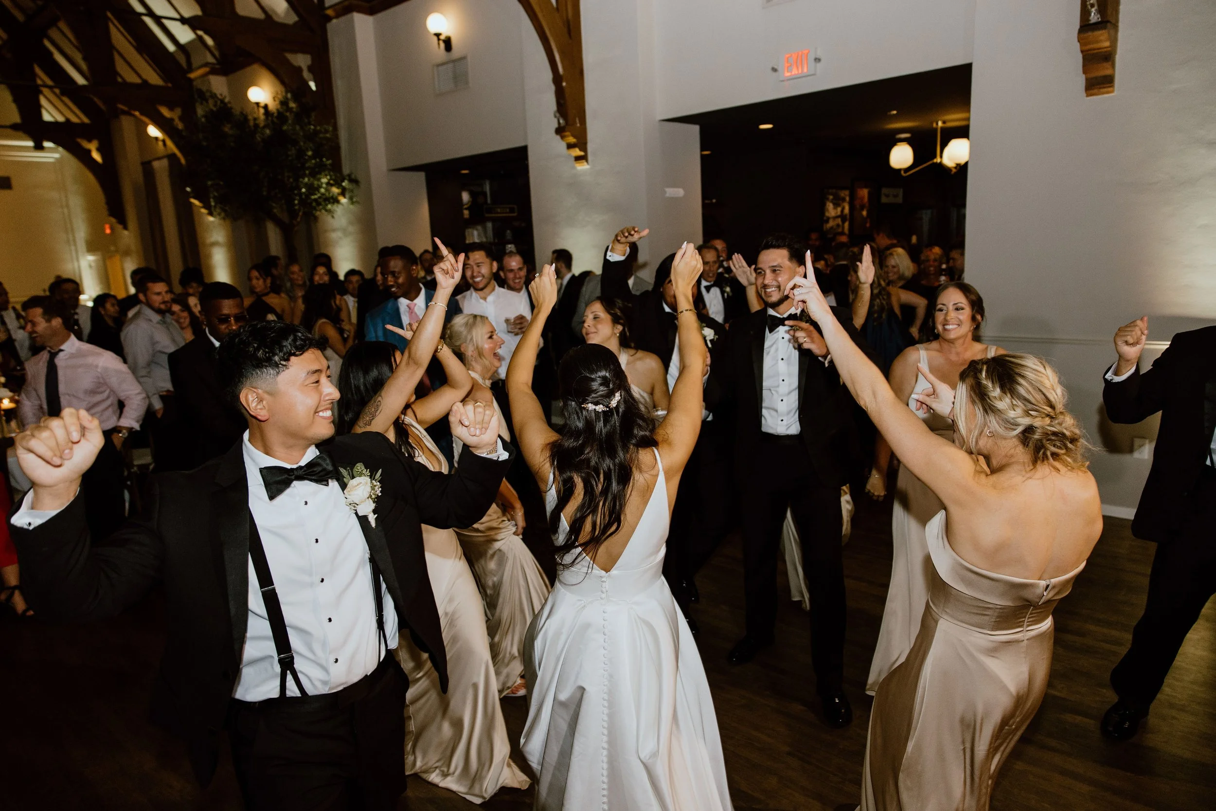 VuWeddingMoSchultzPhotography1202.jpg