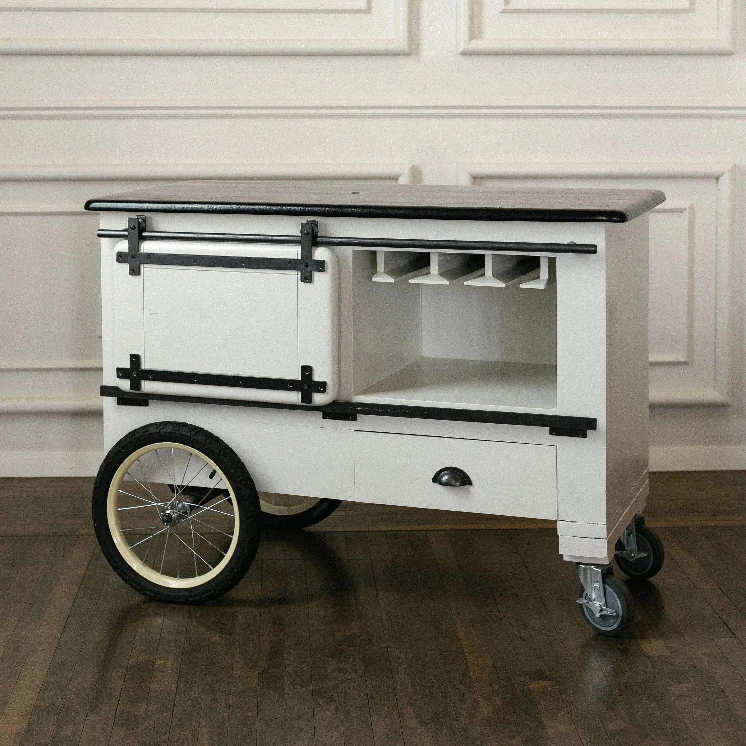 SIGNATURE DISPLAY CART