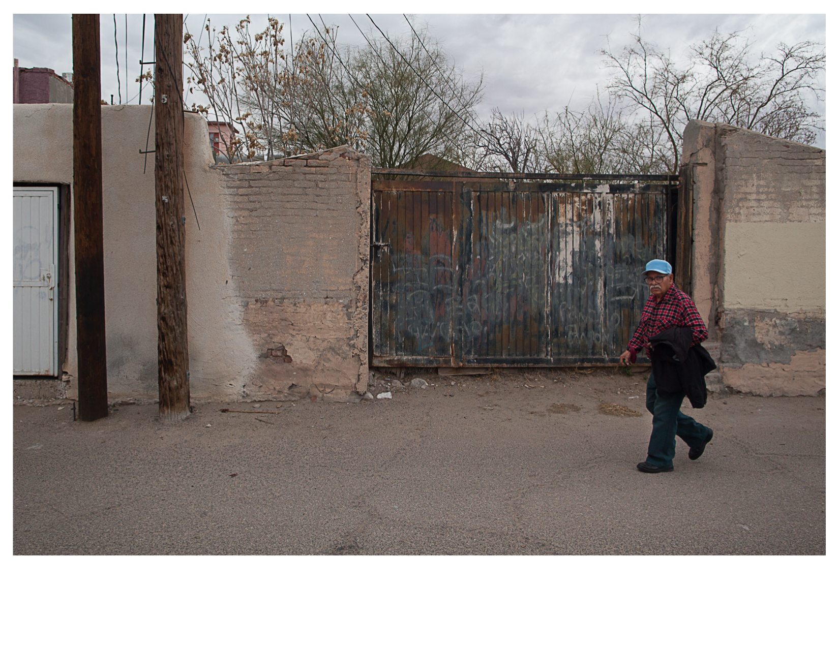 Man in Alley, El Segundo Bario, TX