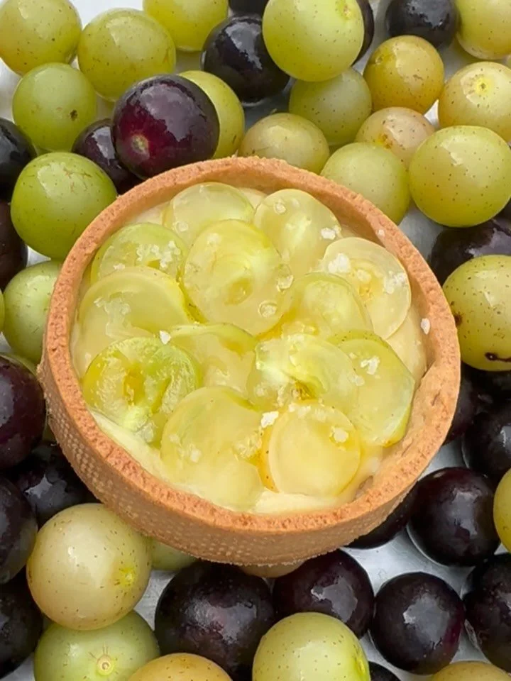 You ever just cover some muscadine grapes in olive oil and some flaky salt while slurping down wines to keep it classy? We just started and now we&rsquo;re never gonna stop, mkay?
This tart has a muscadine wine and olive oil curd, fresh thin sliced m