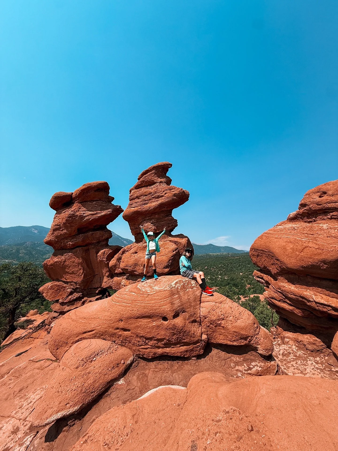 Our first but definitely not last adventure at Garden of the Gods in Colorado Springs. It is such a beautiful and unique park. ⛰️ Highly recommend. The big kids had a blast climbing all over the place, and somehow didn&rsquo;t knock each other off. ?