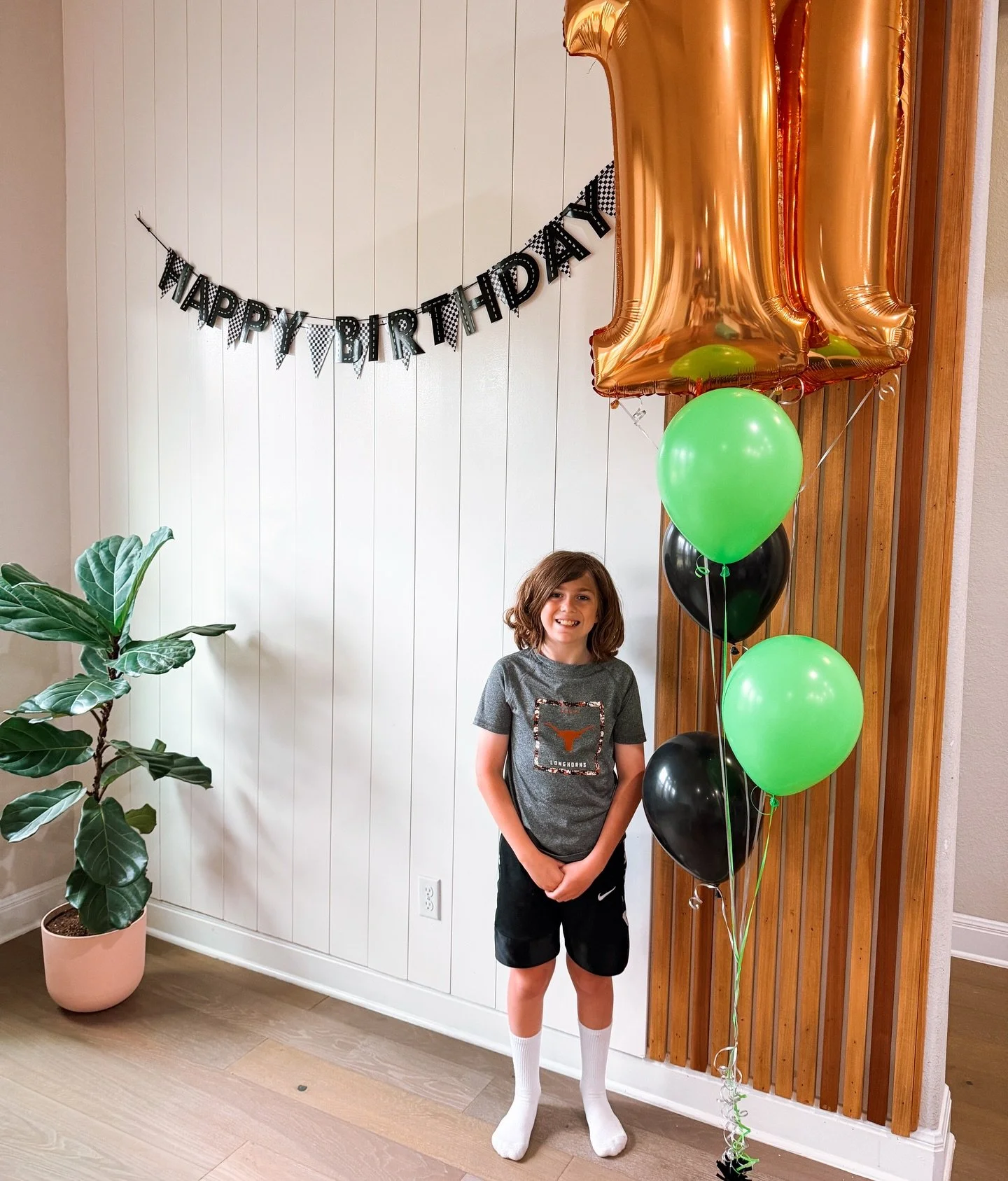 Somehow my baby boy turned 1️⃣1️⃣. We celebrated with a laser tag party in the woods and a glow basketball after party. 🌟 Highly recommend laser tag at home for a relatively easy party that keeps the kiddos moving and the mess outside. 😊

Sawyer ma