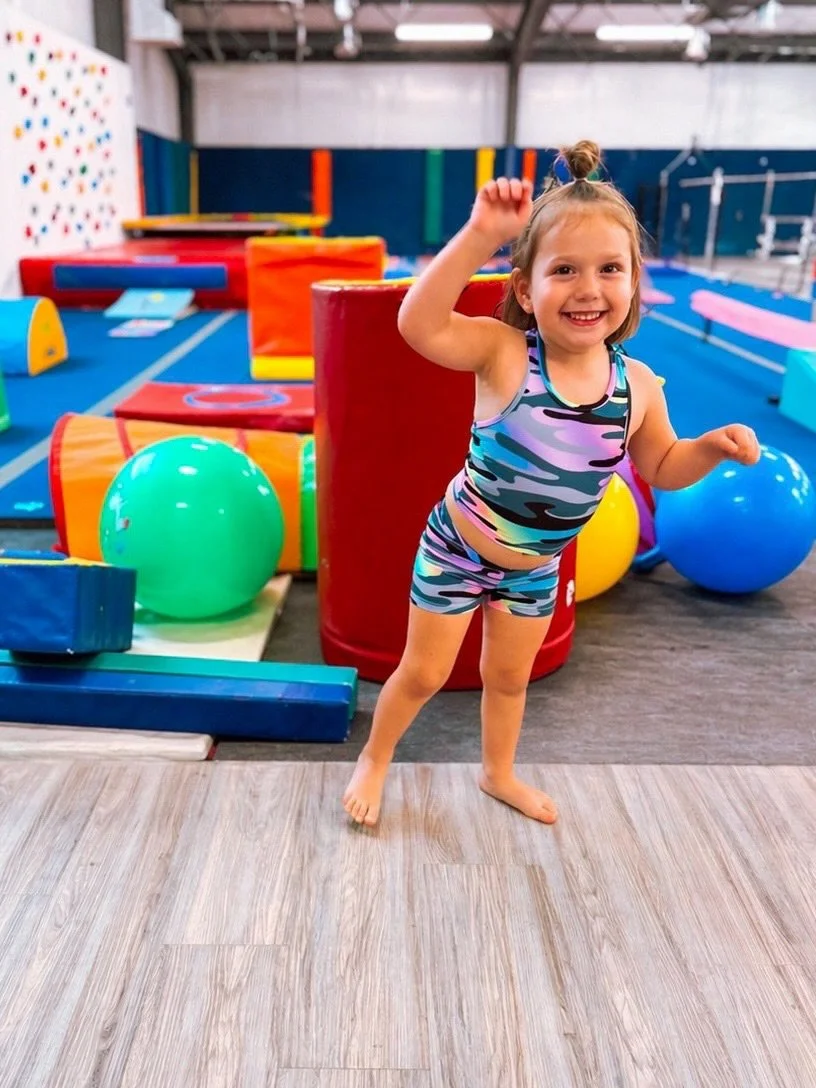 Luna is ready to tumble in her new super soft @pixielane set. 💖 We&rsquo;re partnering with Pixie Lane to gift one of you a $40 gift card! 

To enter:
1️⃣ Like this post ❤️
2️⃣ Follow @mamabirdchronicles and @pixielane. 🌈 
3️⃣ Tag at least 2 friend