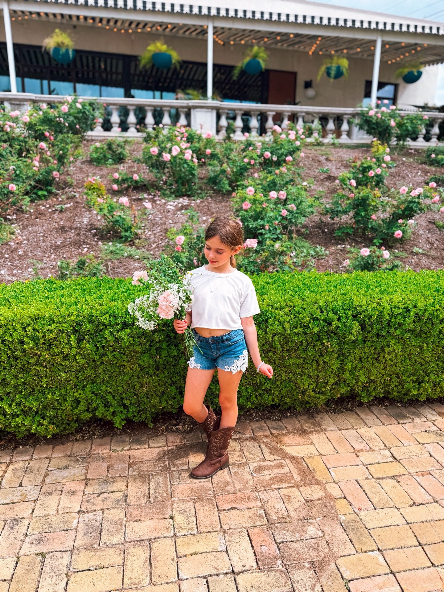April in no particular order. 🌸 Soaking up spring time, puppy cuddles (and mischief), family + friends, Spurs wins, evening basketball + chalk. Not ready for Maycember but here we go! 🤪 🌈 ☀️
