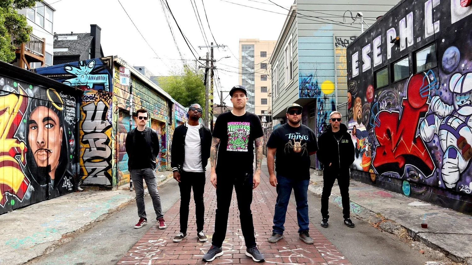 Avenue Army live