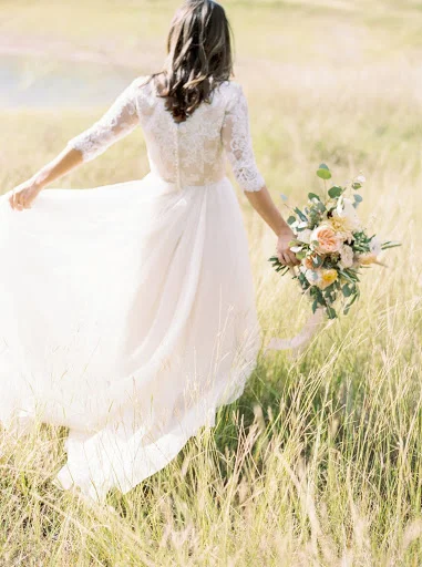 Dress shopping can be one of the most stressful aspects of planning a wedding. With shows like “Say Yes to the Dress” and hundred thousand dollar weddings spreading like wildfire on Pinterest, the pressure is on to find the picture-perfect dress! Here are our top 6 tips to help you make the dress shopping experience a breeze!