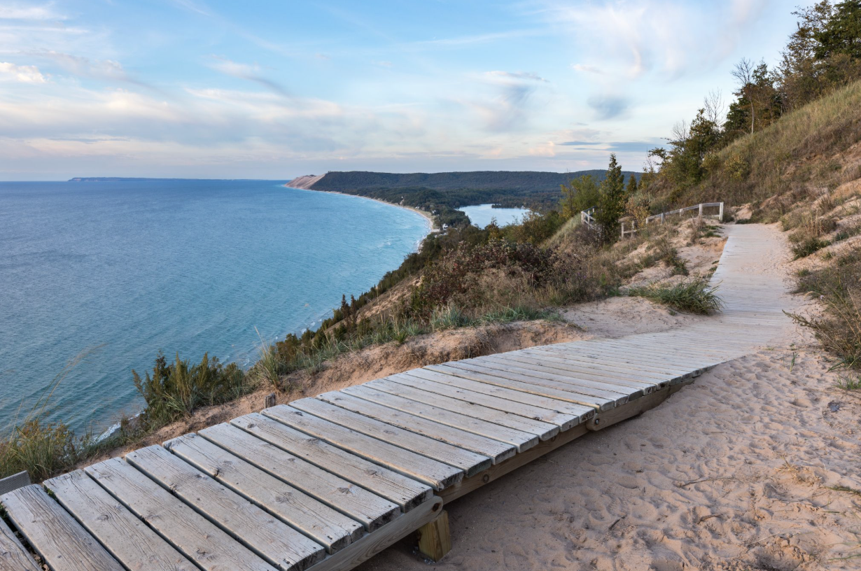How to Plan a Destination Wedding in Michigan