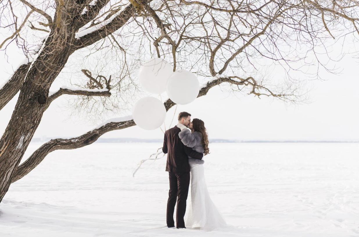 winter weddings in Michigan​