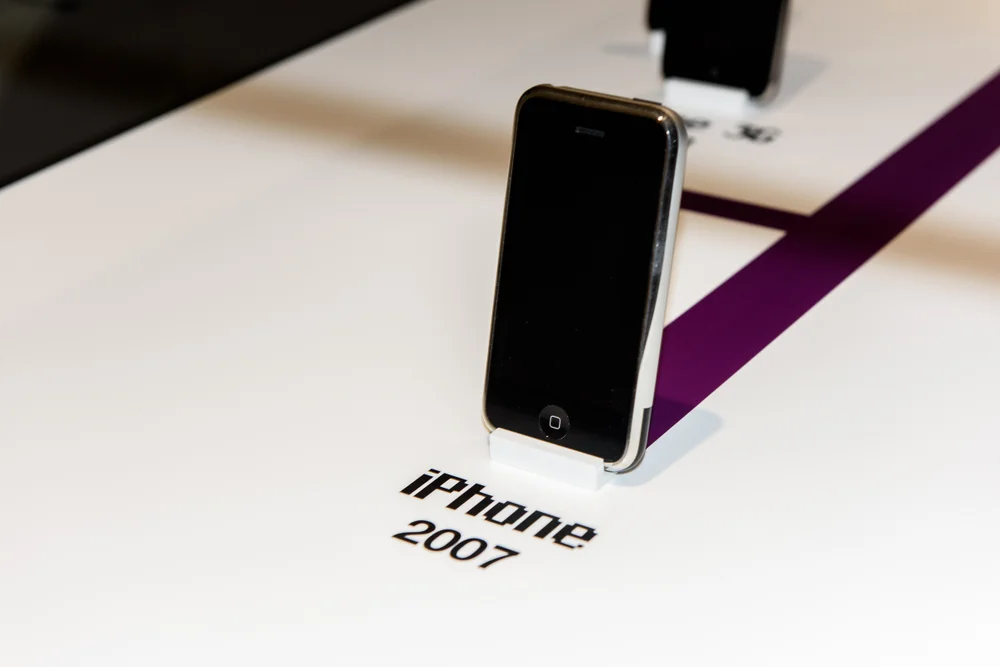 iphone 1rst generation.jpg