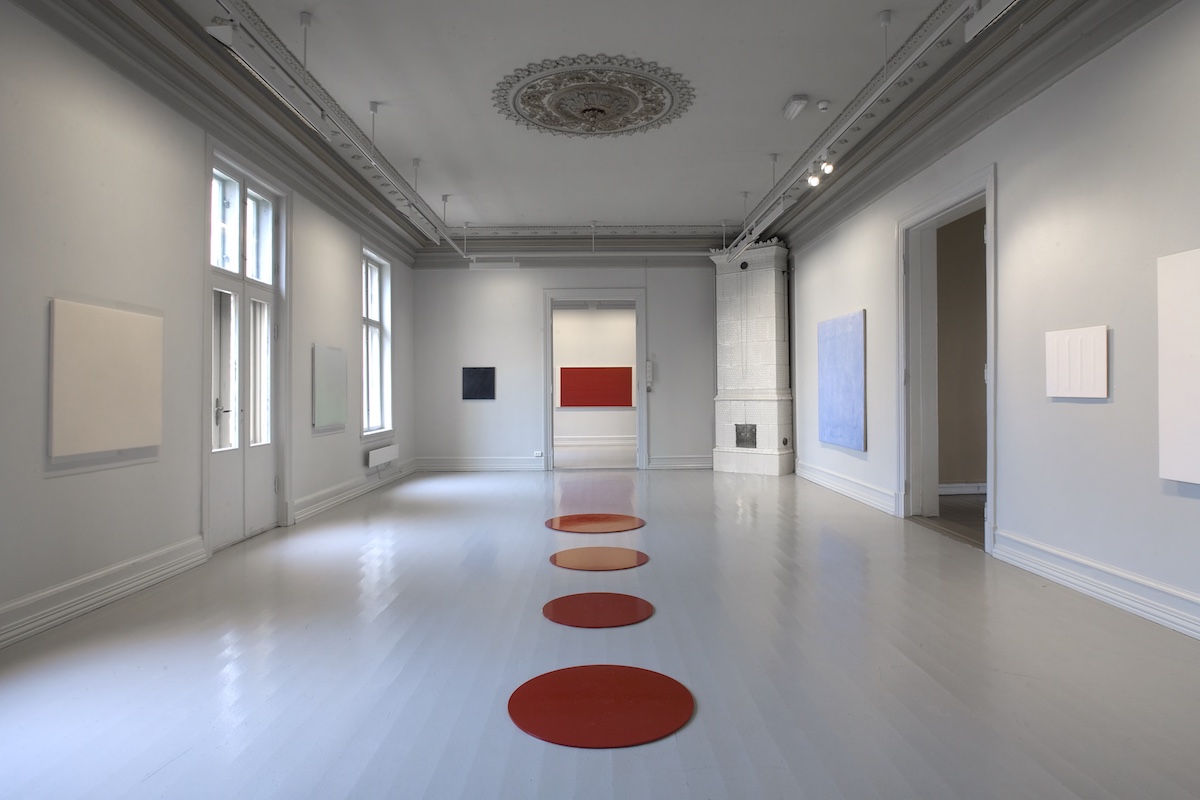   Untitled,  2008  (center, floor) Lacquer on MDF, dimension variable  Flater - En utstilling om det monokrome maleriet , Galleri F 15, Moss, 2008 