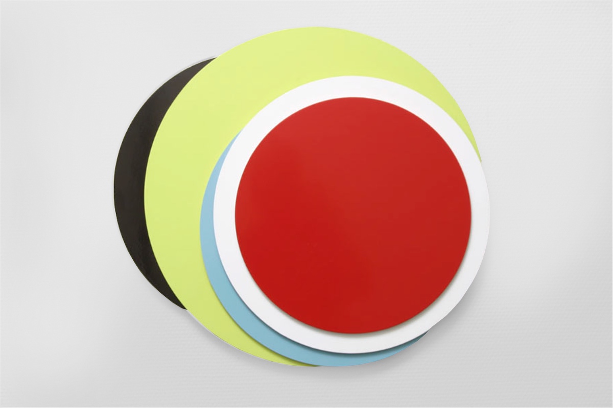 Crescendo , 2003 Lacquer on MDF, 60 cm in diameter Samsvar , Galleri JMS, Oslo, 2004 Photo: Finn Arne Johannesen