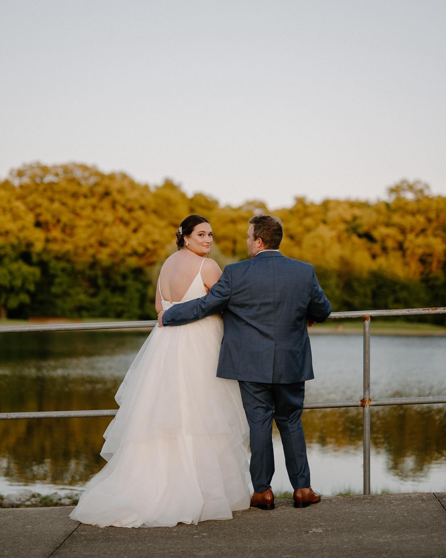 Andrea &amp; Kyle✨
May 11th, 2024 

That&rsquo;s a wrap to my May weddings! This camp girl loveddd shooting at Camp Red Cedar! The sunset over the lake was just killer. Such a fun day celebrating Andrea &amp; Kyle ✨

Venue: @thelodgeatcrc 
Flowers: @
