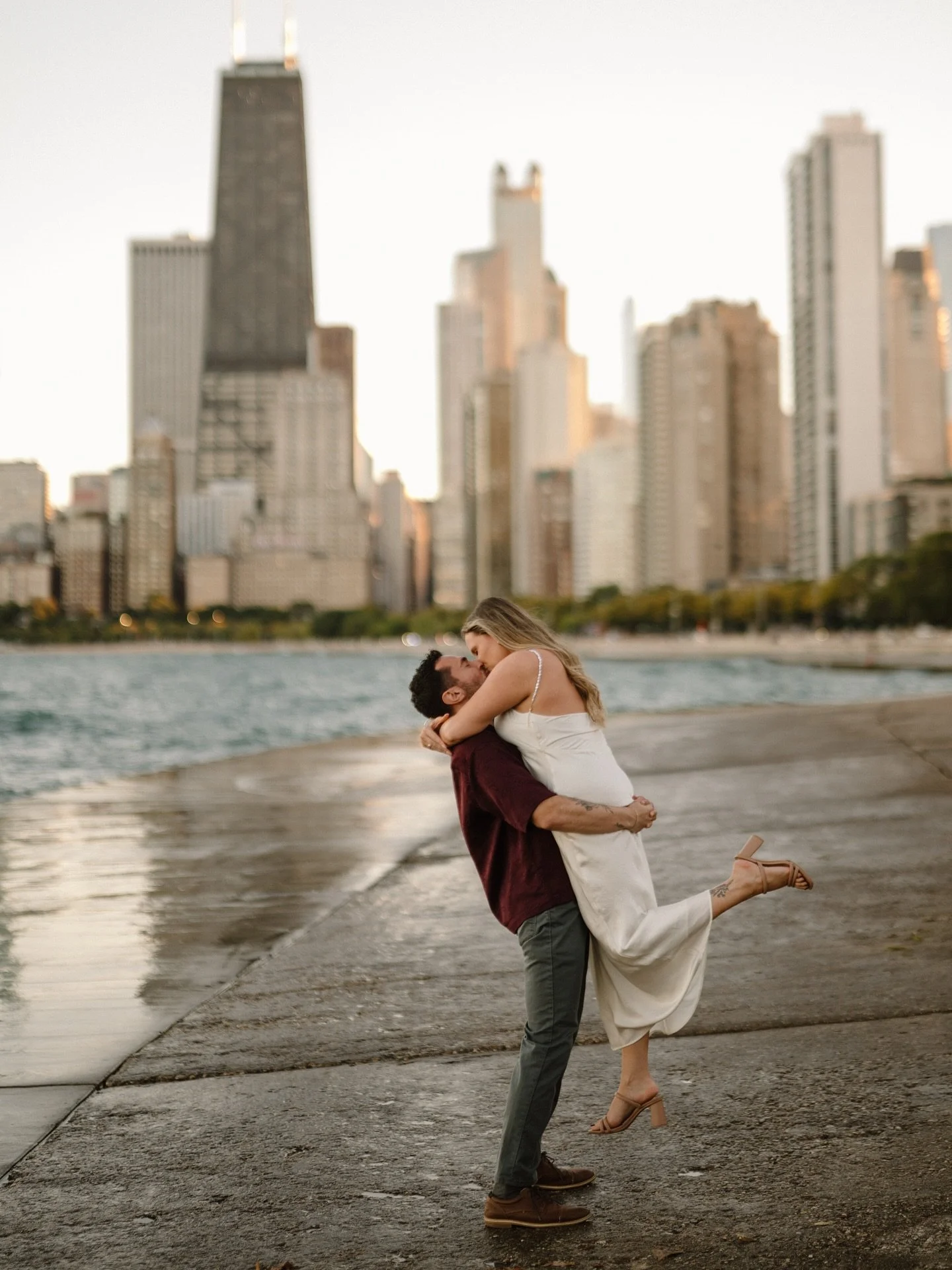 Golden hour in the Windy City, cannot wait for their wedding next October at the new @lavettavenue !