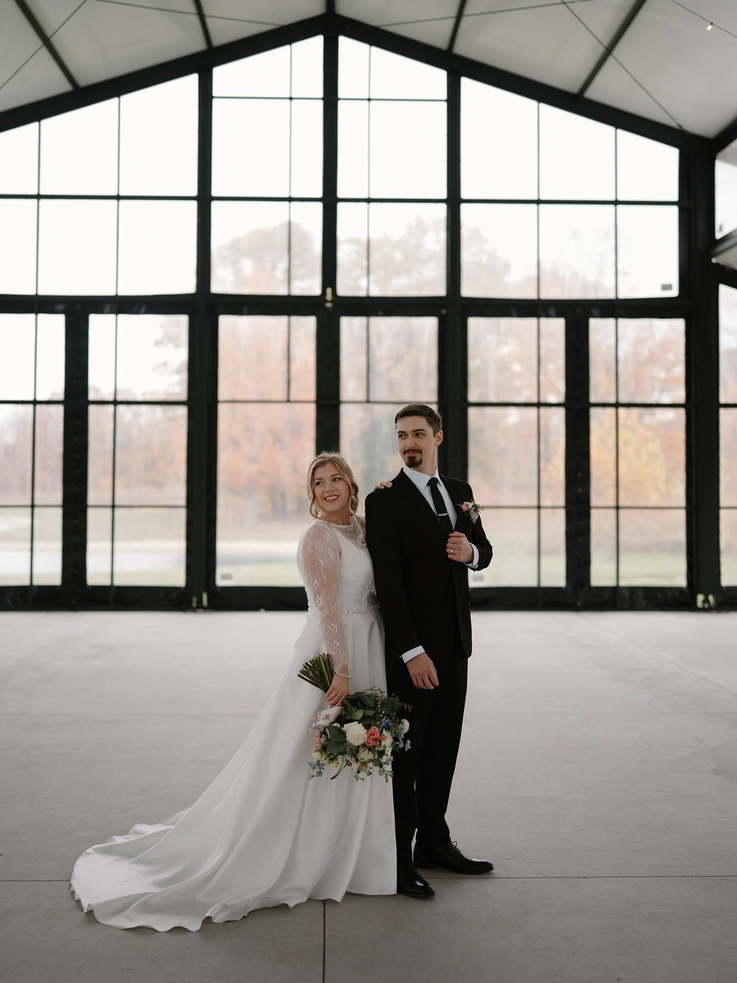 Elisabeth &amp; Justin ✨
November 1st, 2025

Stunning fall day celebrating the new Mr &amp; Mrs Albertson! What a joy to witness their love ✨

Photography: @rachelruth.co 
Venue: @theclubhousevenue 
Florals: @lopshireflowers 
Dress: @davidsbridalindi