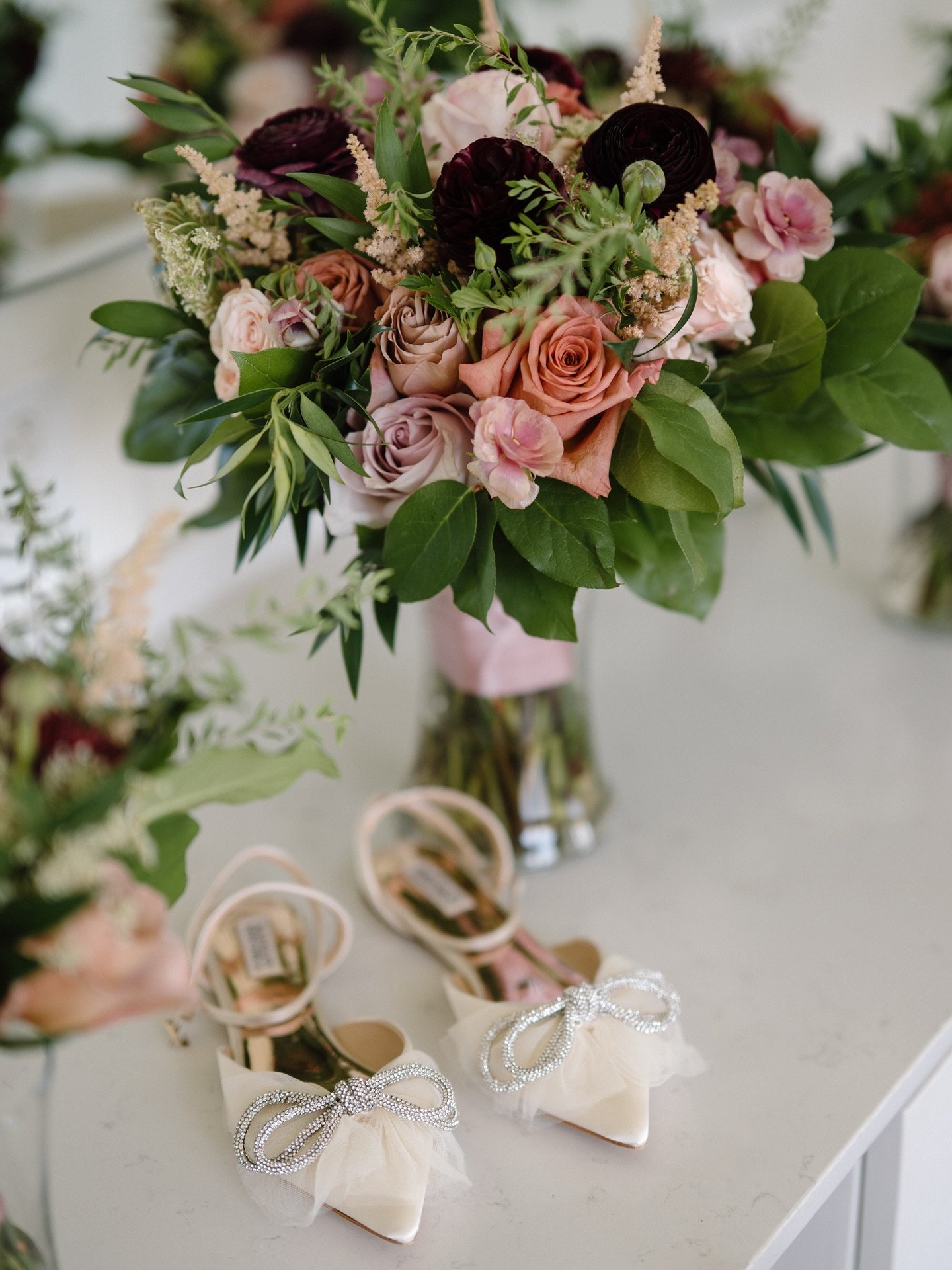 Signing off for turkey day with the cutest pair of wedding shoes and florals I ever did see