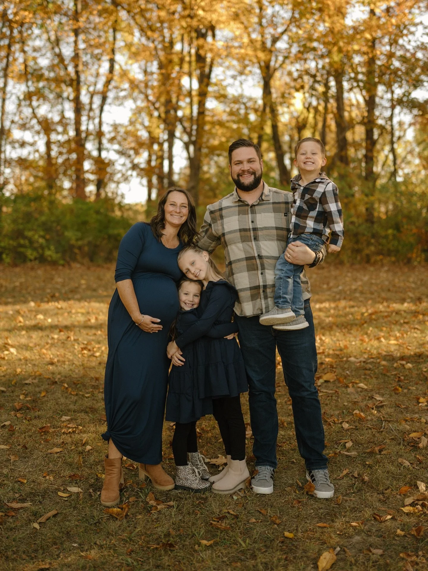 Biggins Fam✨

Love seeing &amp; documenting this sweet fam each year ❤️ swipe to the end for my fav pic