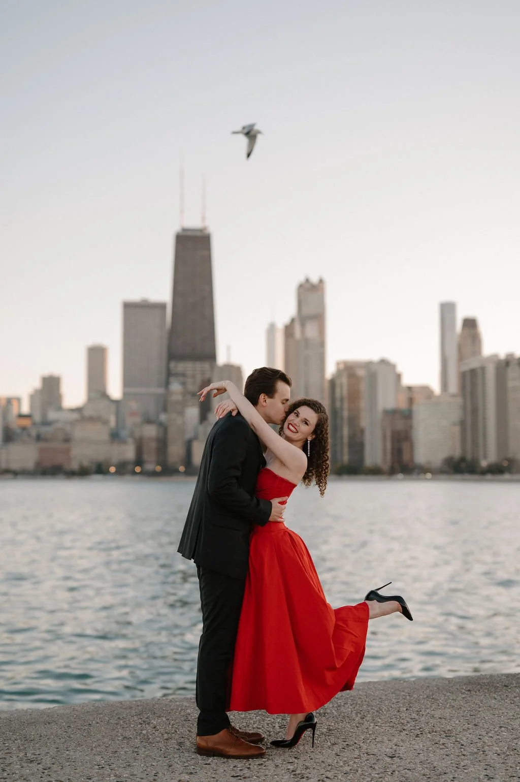 Timeless Chicago Engagement Photos at the Art Institute &amp; Around the City