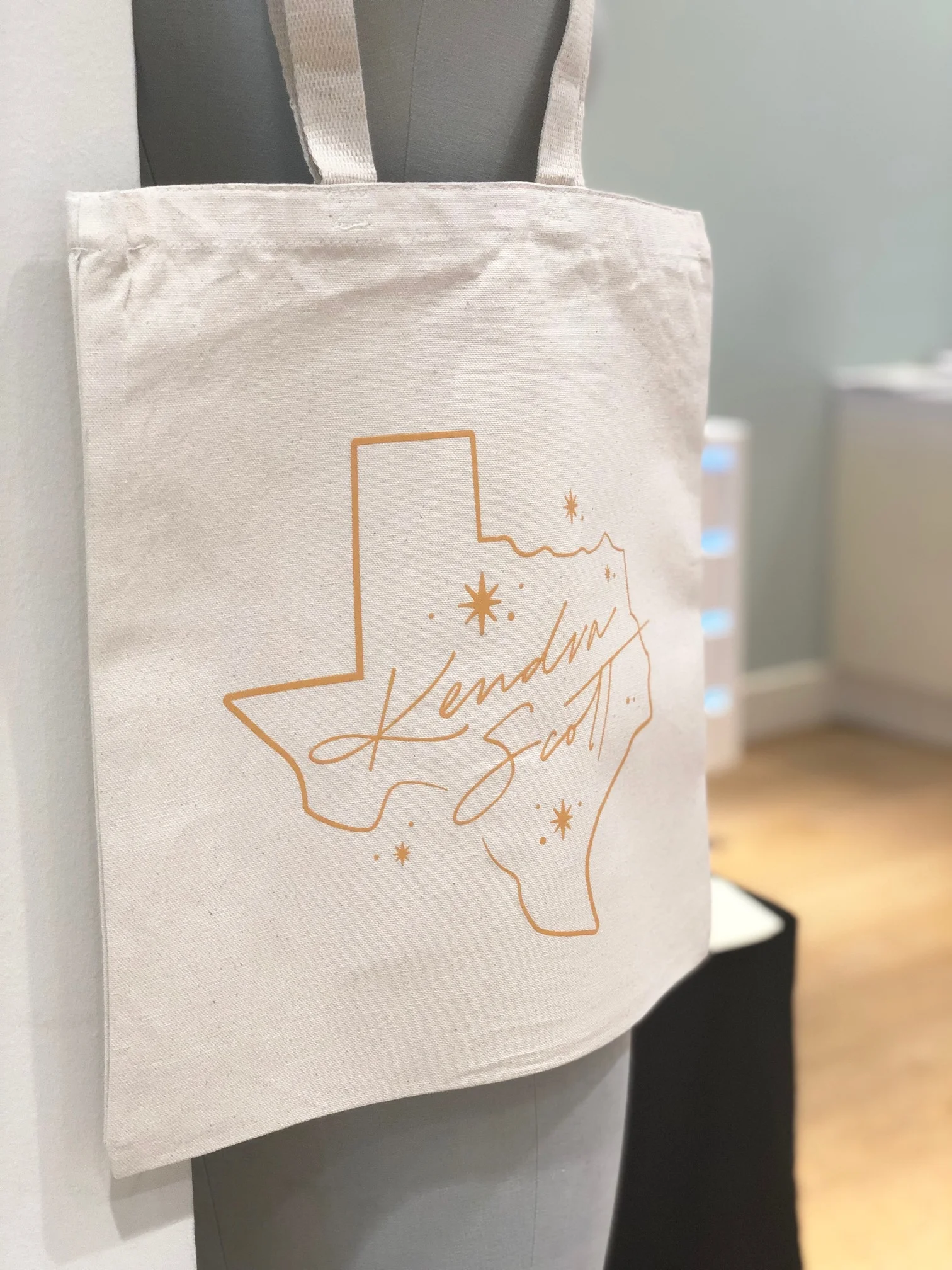 Live Screen Printing x Kendra Scott