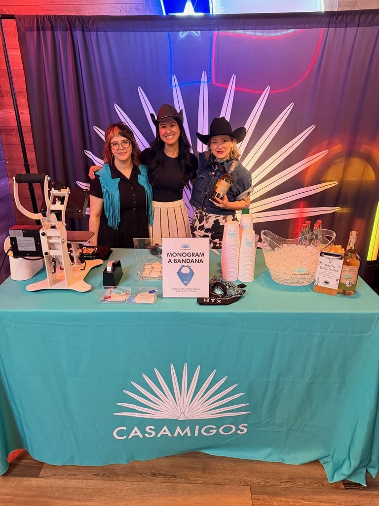 Full set up including free cocktail and live monogramming