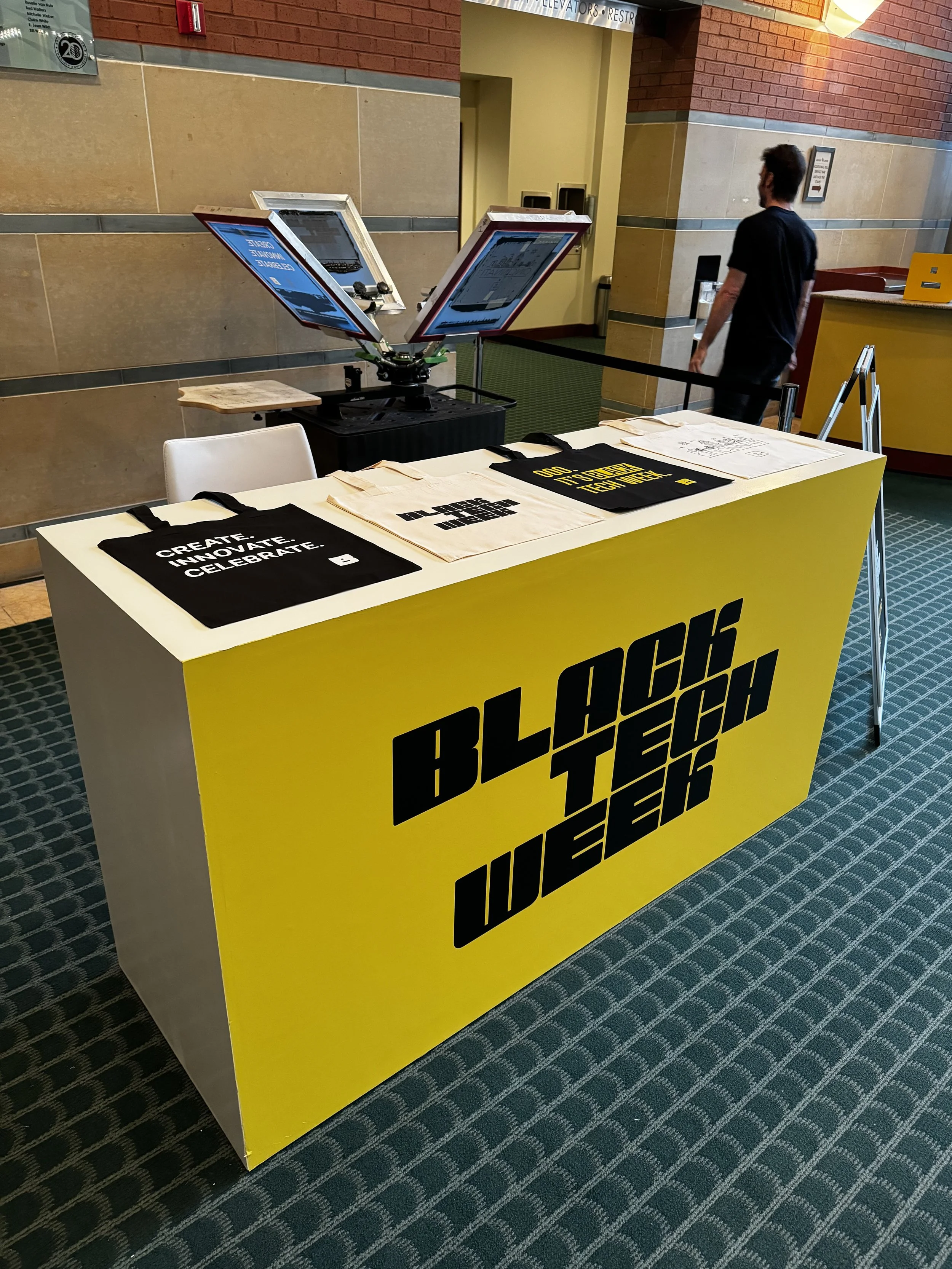 live tote bag screen printing black tech week