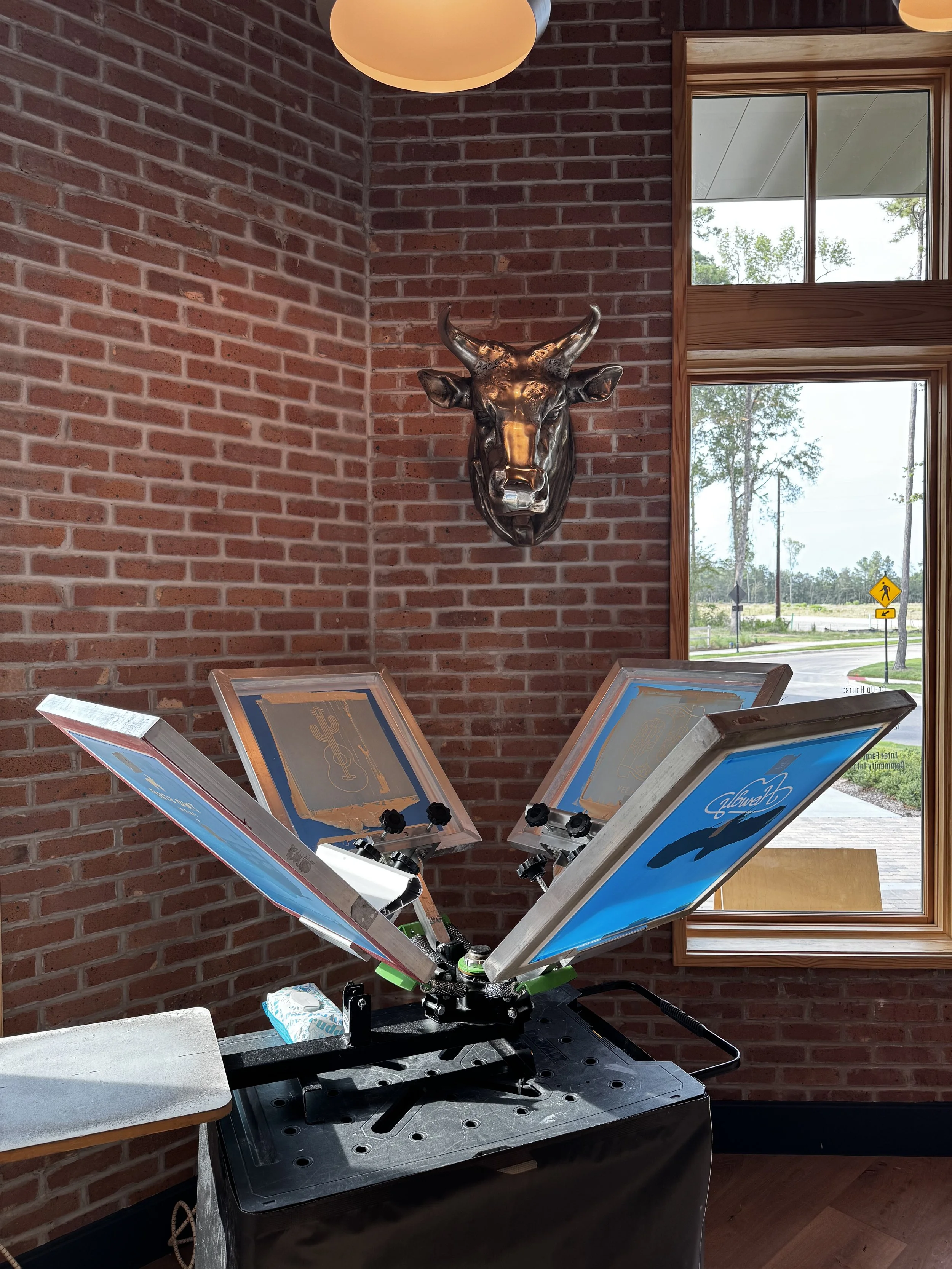 4 different design options available for live screen printing at two step farms back to school event
