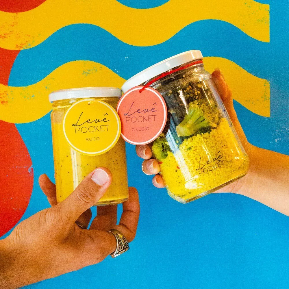 Tin tin de criatividade :)

Nossos pockets, suas cores e a combina&ccedil;&atilde;o dos ingredientes &eacute; um boom de criatividade para alegrar e colorir seus dias💚 

Diga pra gente, qual combina&ccedil;&atilde;o Lev&ecirc; voc&ecirc; mais gosta?