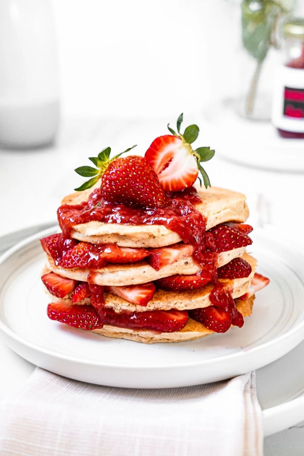 Pancakes strawberry jam