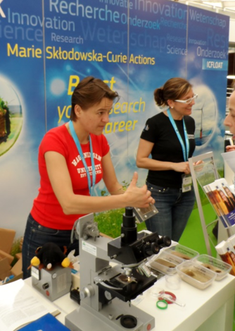 I participated in the EU open day as a Marie Skłodowska-Curie fellow, taking part in the stand of Research and Innovation by the European Commission. On show: roots with/without nodules, nematodes, springtails and mycorrhizal fungi.