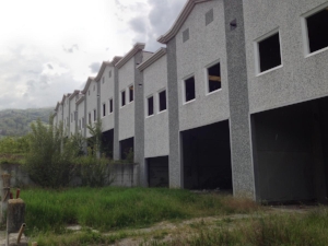 Often new residential, commercial or industrial buildings are realised only for speculative reasons and remain unused for ever. Photo credit: Ciro Gardi