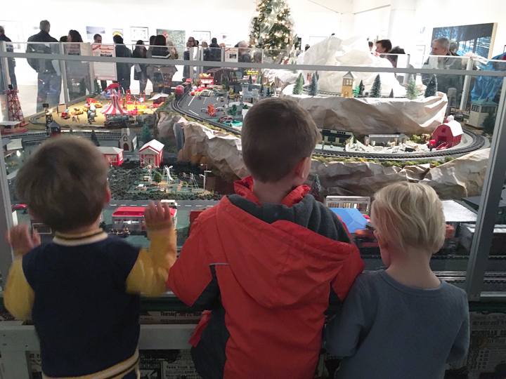 Model-Trains-Image-sm.jpg
