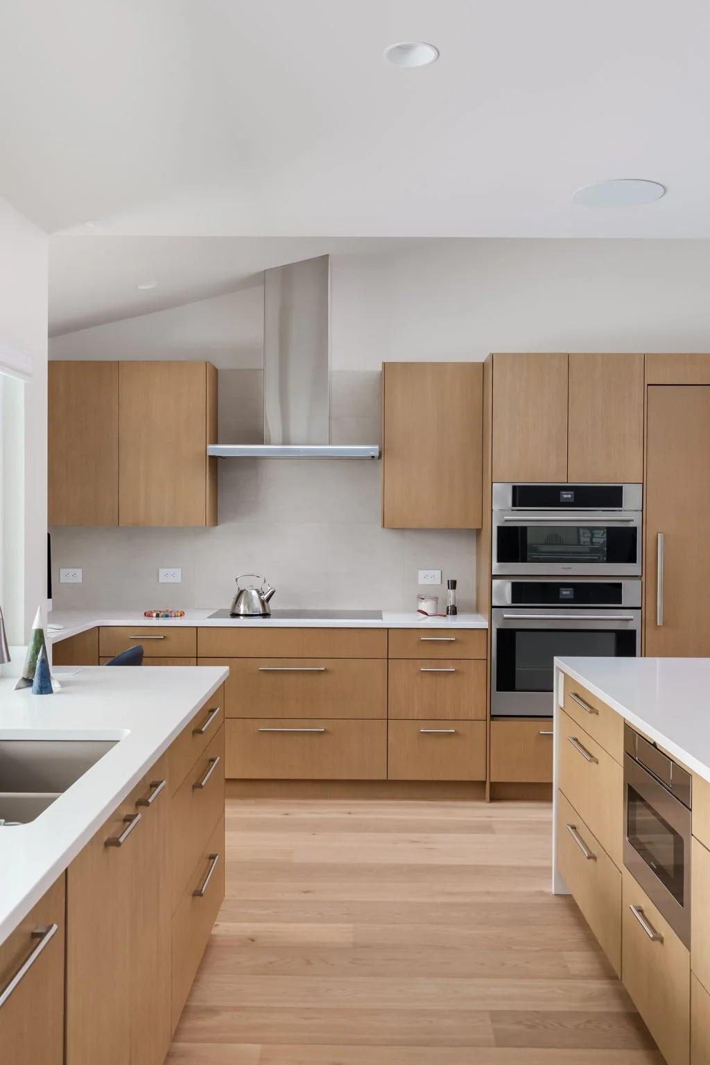 19-web-or-mls-13127 22a Ave_019.jpg