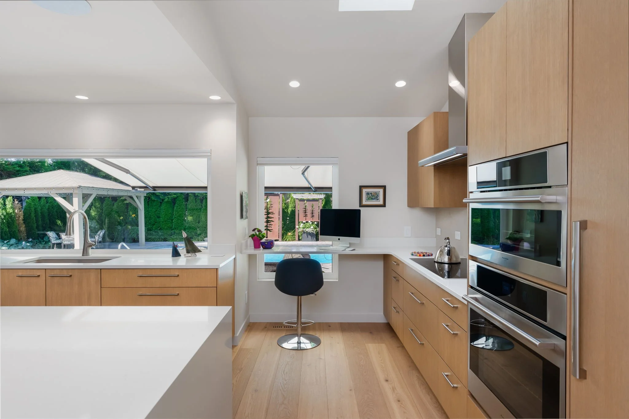 21-web-or-mls-13127 22a Ave_021.jpg