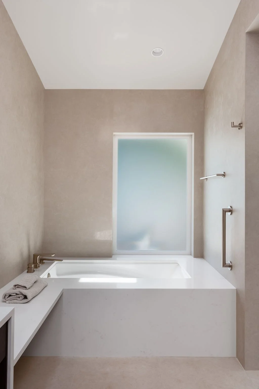 34-web-or-mls-13127 22a Ave_034.jpg