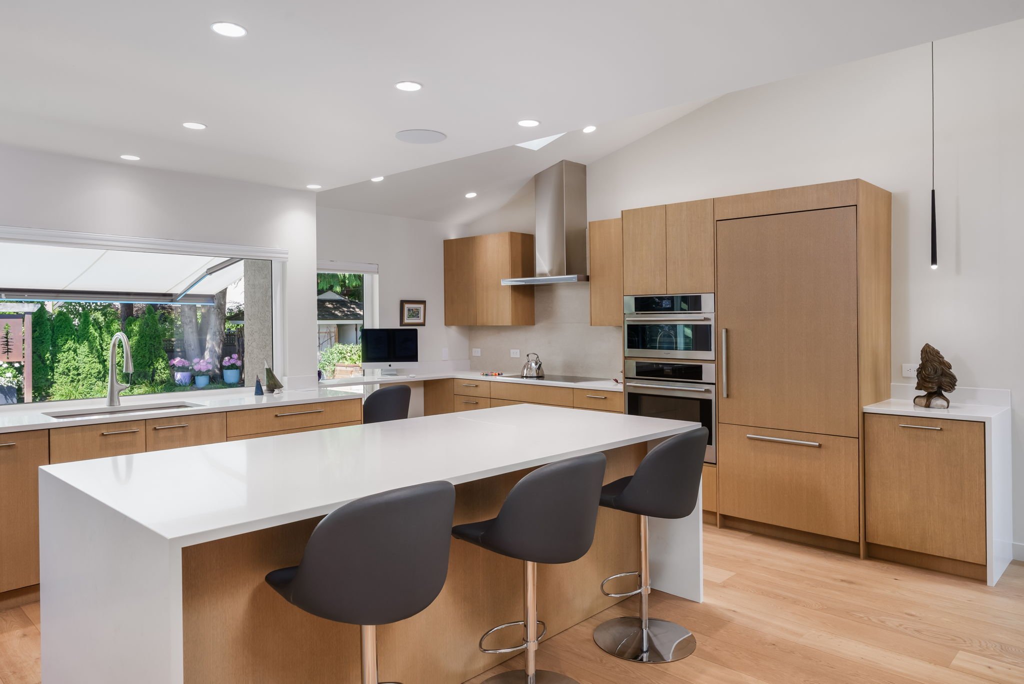 20-web-or-mls-13127 22a Ave_020.jpg
