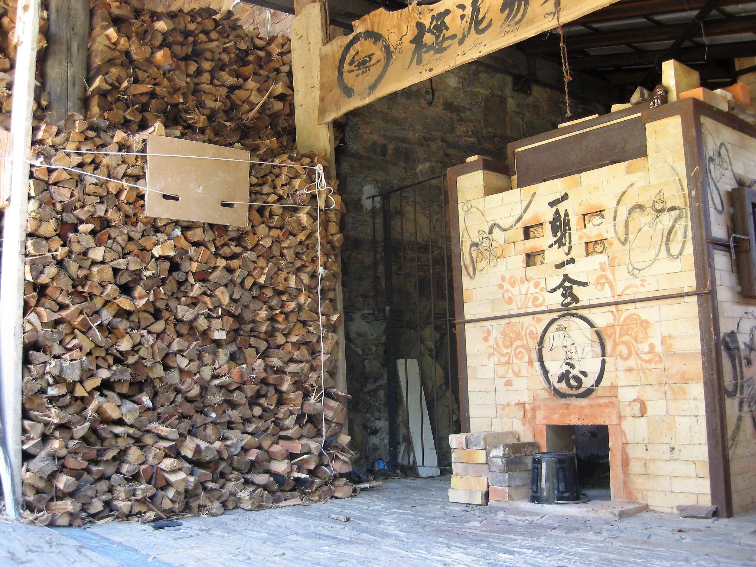 Escultura cerâmica e cozedura a lenha16-min.JPG