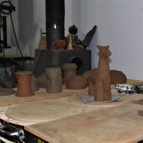 kiln building ceramic pieces
