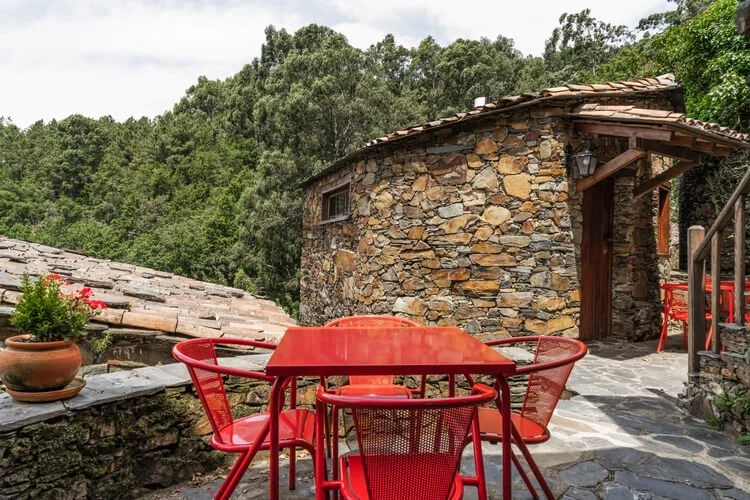 casa+da+escada+cerdeira+home+for+creativity (12).jpg