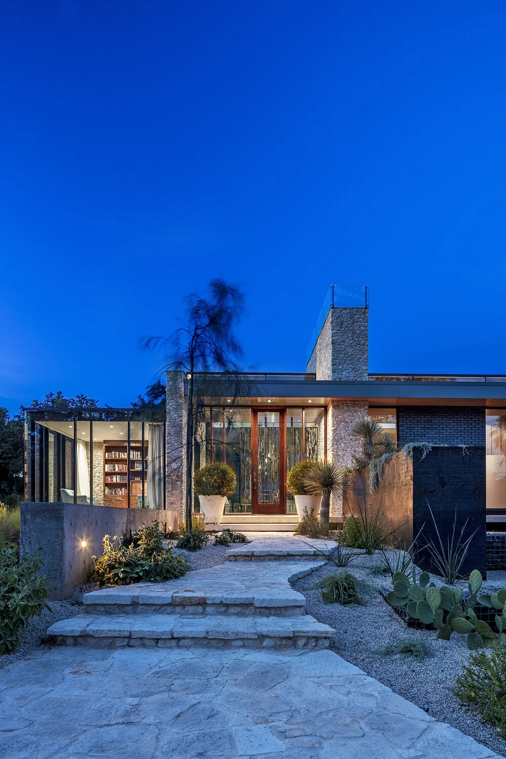 Rollingwood Contemporary — Arrowhead Construction