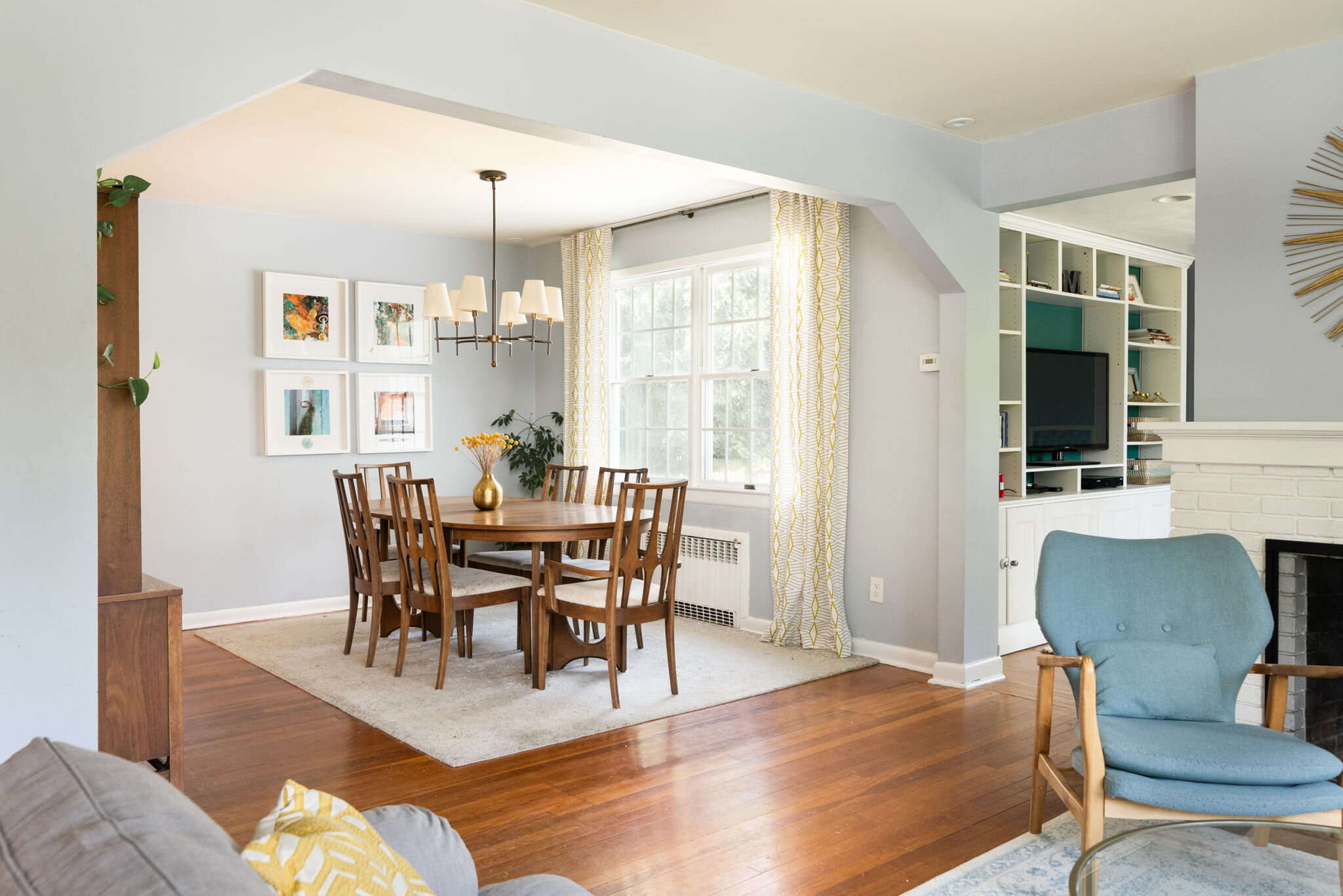 Interior lights off - this home had fantastic natural light.