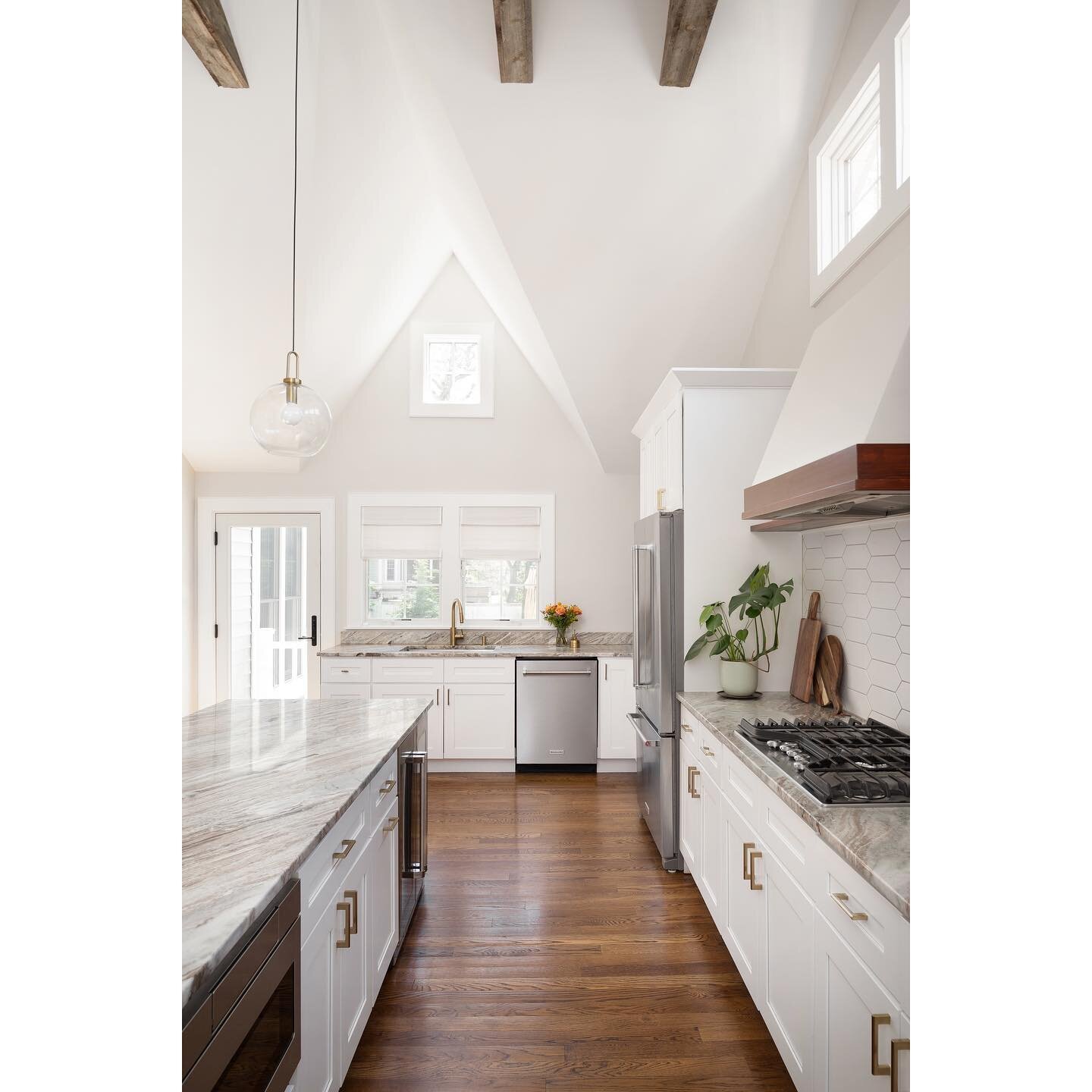 Much more than a kitchen remodel.  This project by @varlands_oca completely transformed this home.