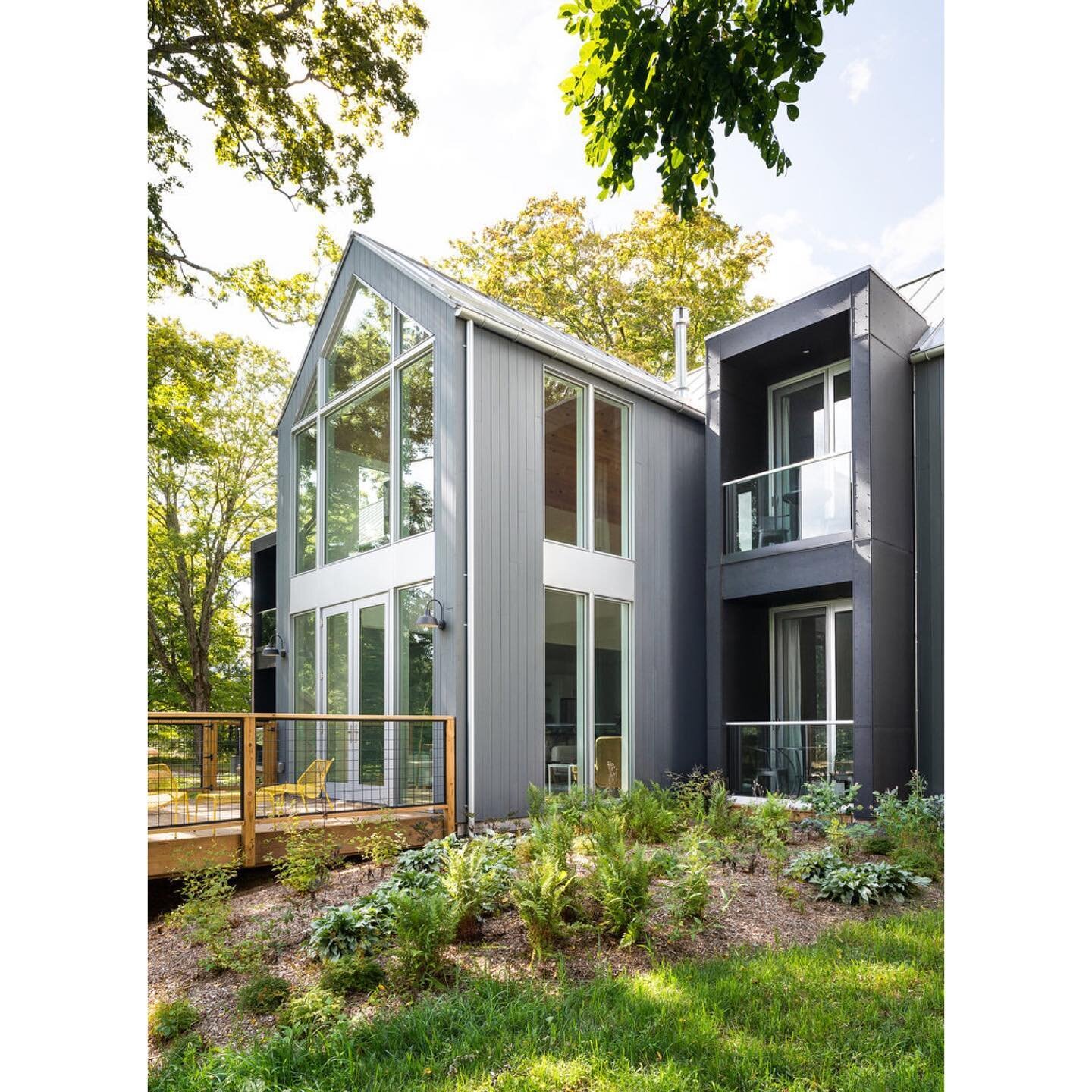The days are getting longer, trees and plants are budding, which has me thinking about the Catskills, so here is a flashback to @thegraybarn designed by @studiommarchitect and built by @baxter_built
