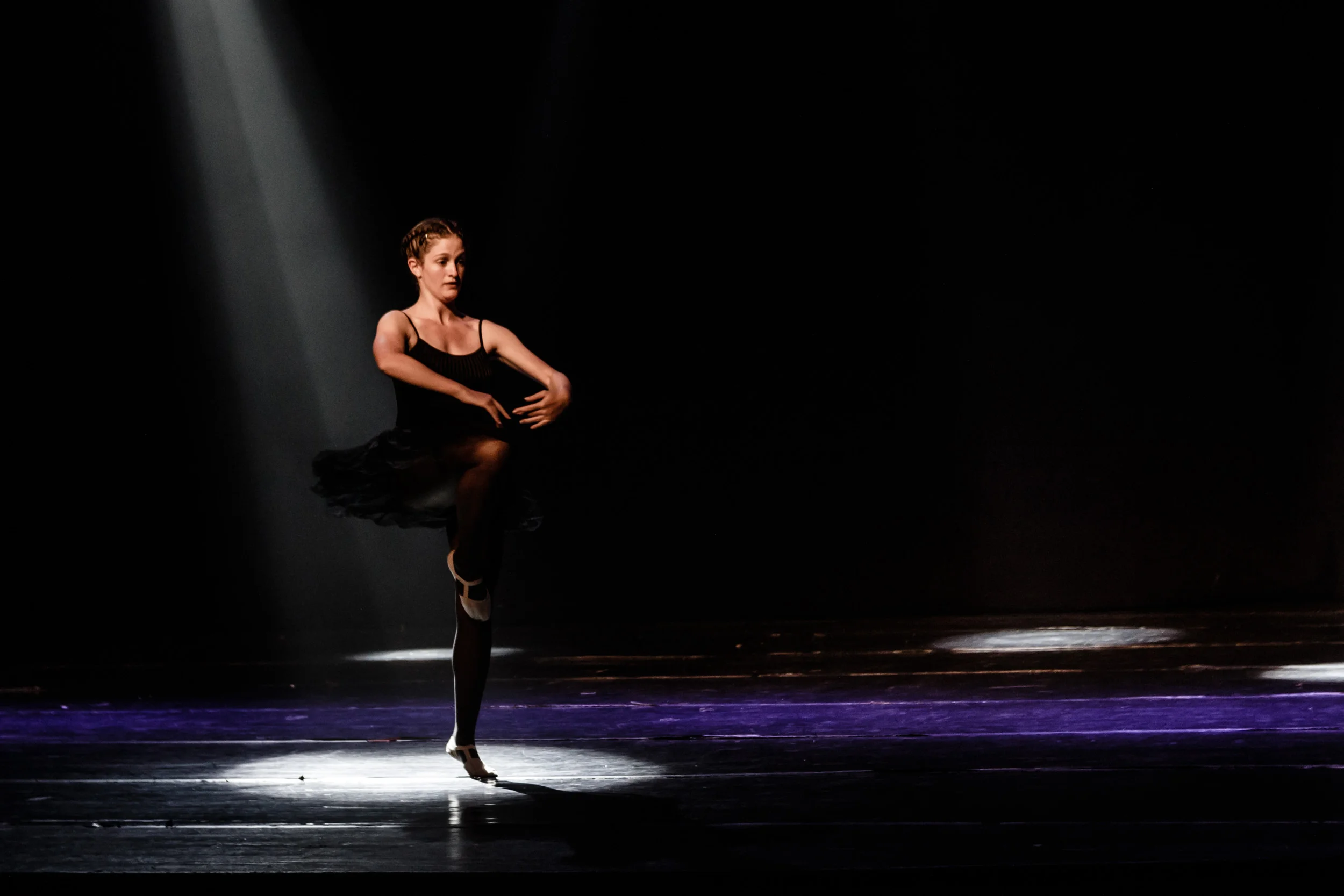Hadasim_Dance_EoY2018_NaorMark-LG5A3059.jpg