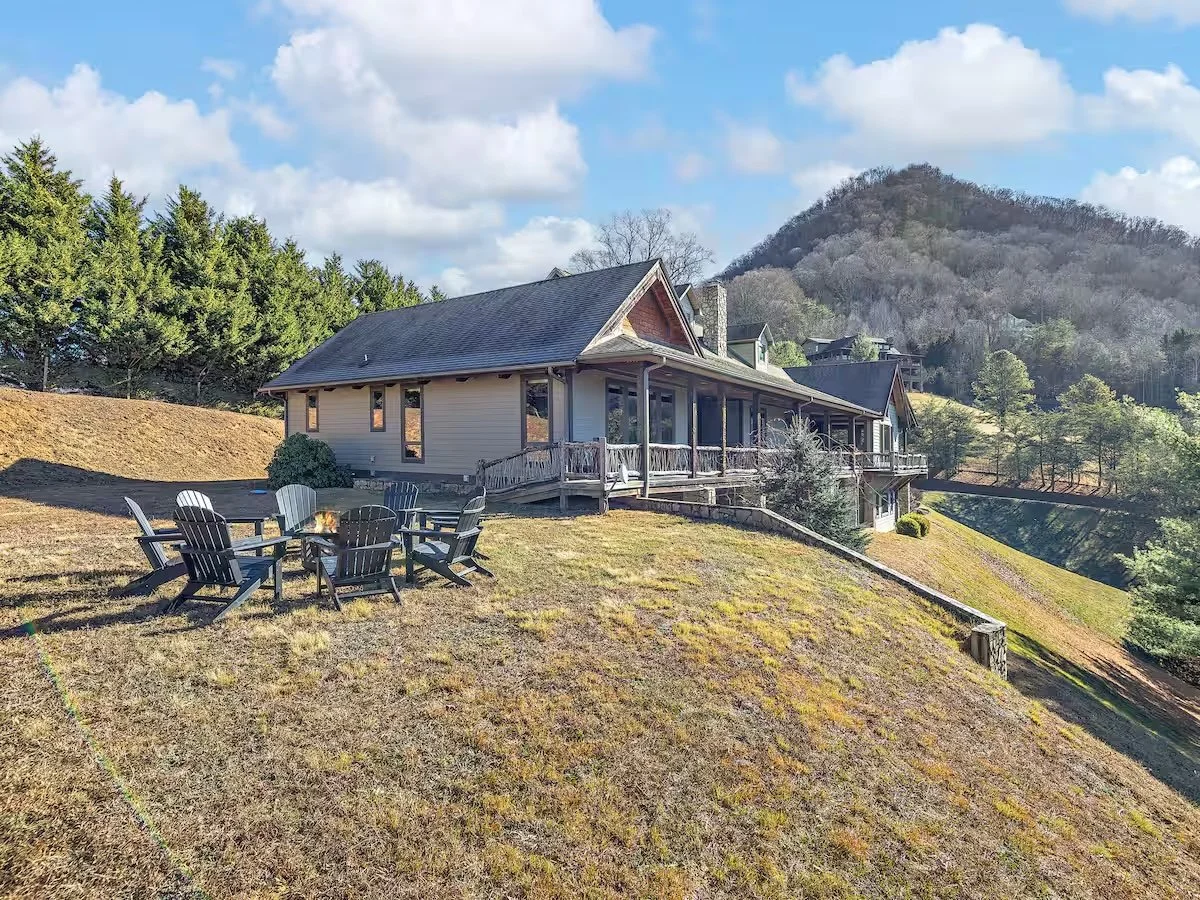 fire pit and house .jpeg