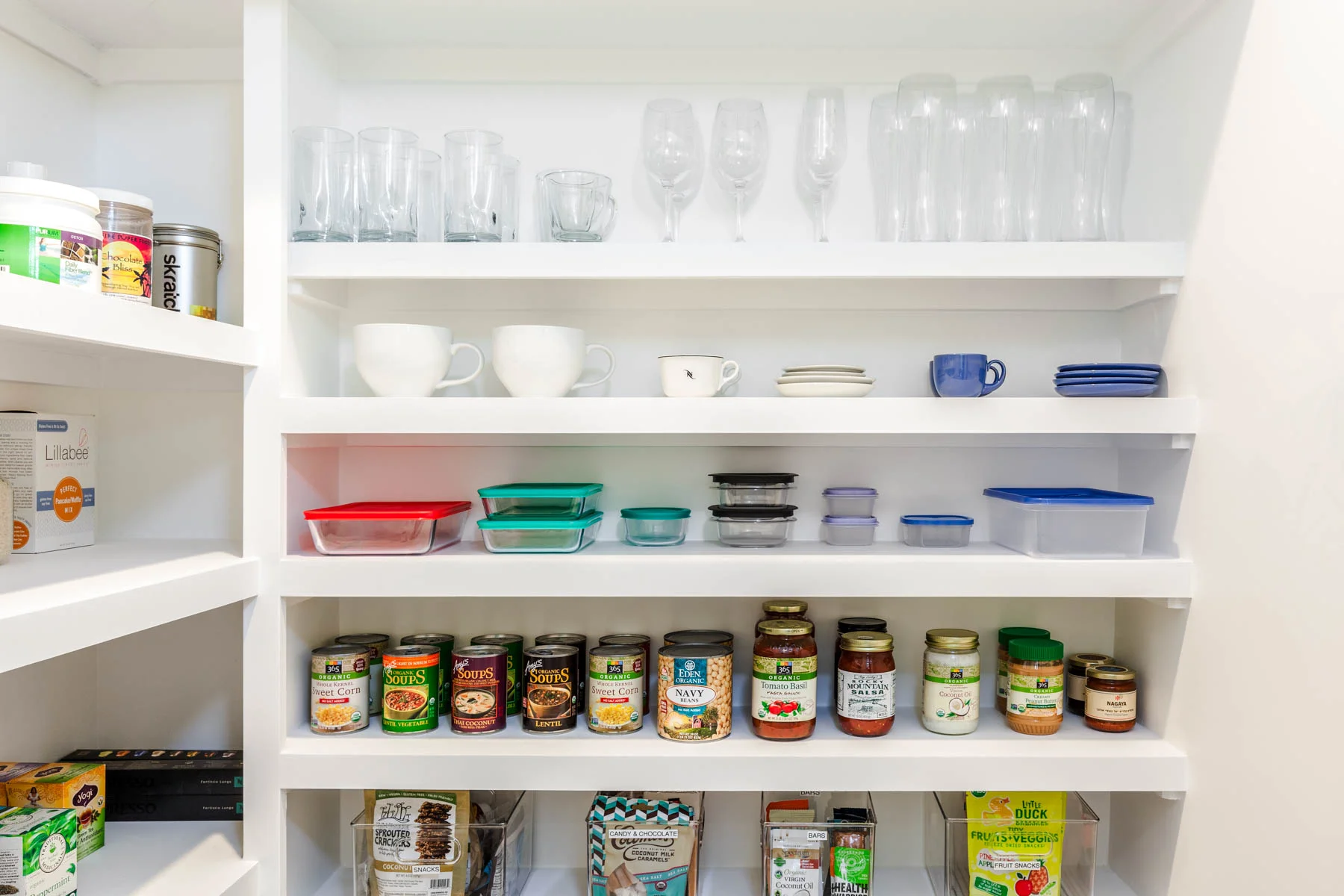 640-Hawthorne-Kitchen-Pantry-Detail2.jpg